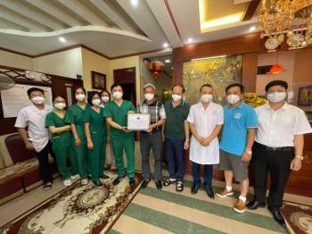 Thứ trưởng Bộ Y tế Nguyễn Trường Sơn thăm hỏi, động viên thầy trò các trường y dược chi viện Bắc Giang - Ảnh 6.