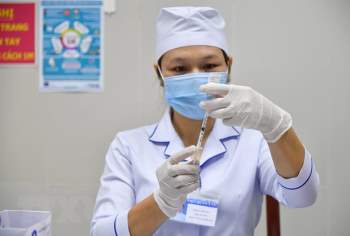 Bo Y te: Phan ung sau tiem vaccine phong COVID-19 tai Viet Nam thap hinh anh 1