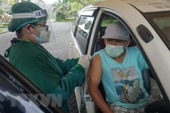 Indonesia du dinh tiem vaccine ngua COVID-19 cho 2 trieu dan o Bali hinh anh 1
