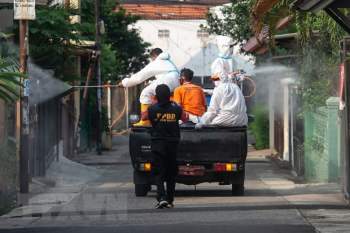 Hong Kong canh bao tinh hinh nghiem trong, Indonesia co hon 500.000 ca hinh anh 1