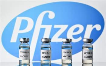 'Vaccine cua Pfizer va BioNTech co the ngan ngua bien the o Nam Phi' hinh anh 1