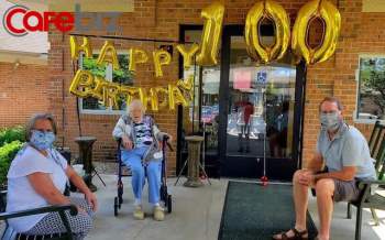 Cụ bà mừng sinh nhật 100 tuổi sau khi đánh bại virus Corona - Ảnh 2.