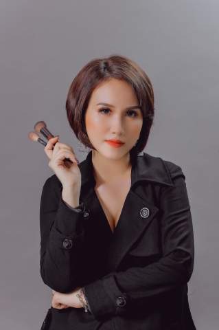 Phù thuỷ Make up Lê Nguyễn - khi đam mê trở thành động lực truyền cảm hứng cho người trẻ - Ảnh 1.