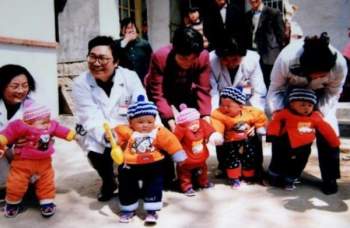 Đã qua 18 năm, ca sinh 5 tự nhiên đầu tiên ở Trung Quốc giờ các bé ra sao? - Ảnh 7.