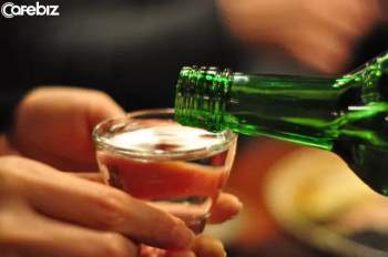 Nắm chắc 4 bí mật của rượu, ngày Tết lai rai không gây hại và cách giải rượu hiệu quả khi say - Ảnh 1.