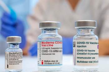 Quốc gia nào cho phép kết hợp các loại vắc xin ngừa COVID-19? - Ảnh 1.