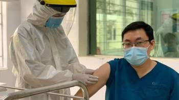 Bộ trưởng Bộ Y tế: Tiếp tục đảm bảo tiêm tới đâu an toàn tới đó khi triển khai tiêm vaccine COVID-19 đợt 3 - Ảnh 3.