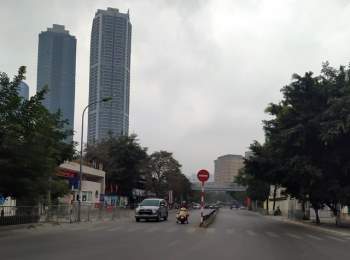 Đường phố Thủ đô bất ngờ vắng vẻ ngày Tết Táo quân - Ảnh 15.