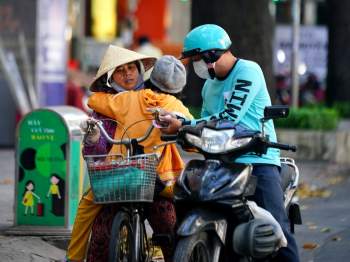 Chuyến 'du lịch' Sài Gòn trên xe đạp của người con gái 21 năm chưa thể 'gọi mẹ' - ảnh 9