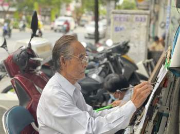 Người vẽ tranh truyền thần cuối cùng ở Sài Gòn: Ở đời phải làm việc mới khuây khỏa, khỏe lâu - Ảnh 1.