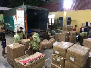 Lực lượng chức năng tỉnh Lạng Sơn kiểm tra hàng hóa vi phạm