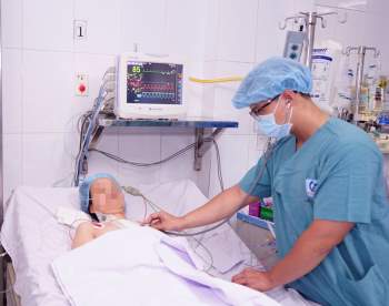 Bệnh nhân 45 tuổi suýt đột tử vì vỡ động mạch chủ đột ngột - ảnh 1