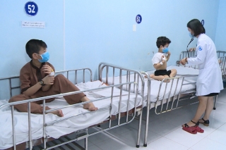 Vụ ngộ độc thực phẩm ở chùa Kỳ Quang 2: 20 bé được xuất viện