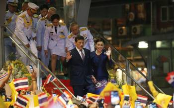 Hình ảnh mới nhất của Vua Thái Lan và Hoàng hậu: Tình cảm vợ chồng gắn bó khăng khít - Ảnh 6.