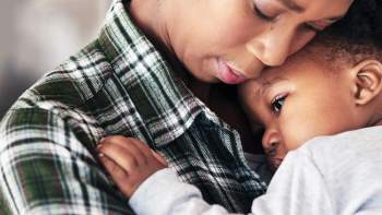 10 mẹo giúp giảm đau khi tiêm phòng cho trẻ - Ảnh 1.