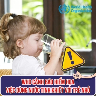 WHO cảnh báo nguy hiểm của những chai nước tinh khiết đối với trẻ nhỏ - Ảnh 1