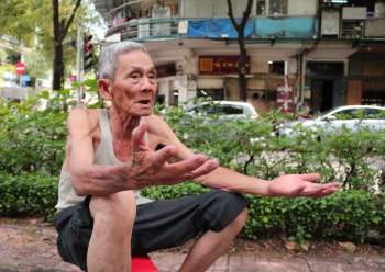 Ông cụ U.90 đẩy xe kem khắp Sài Gòn: 'Bán' kỉ niệm tuổi thơ cho dân 7-8X - ảnh 3