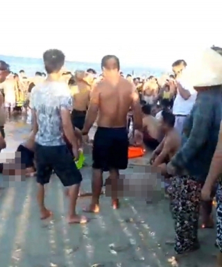 3 thanh niên Ch?t đuối thương tâm khi tắm biển ở Quảng Nam - Ảnh 1.