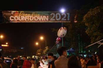 Quảng Bình: Biển người trong đêm Phong Nha Countdown Party 2021 - Ảnh 1.