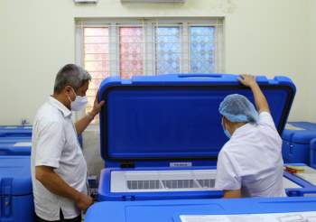 Bộ Y tế chuyển 120.000 liều vaccine cho Bắc Giang - Ảnh 3.