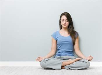 4 tư thế Yoga cực kỳ đơn giản trong điều trị mất ngủ