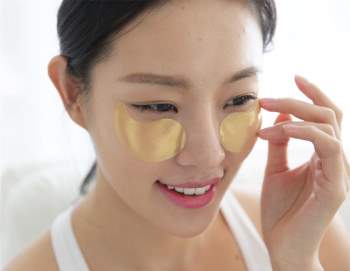 Cách làm mặt nạ giúp đánh tan quầng thâm mắt cho hội cú đêm