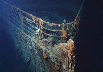 Cận cảnh con tàu Titanic huyền thoại sau 114 năm nằm dưới đại dương, khung cảnh u ám bao trùm khó nhận ra - Ảnh 2.