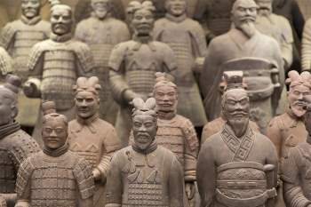 Đội quân đất nung được tìm thấy trong quần thể lăng mộ Tần đế (Ảnh: Today).