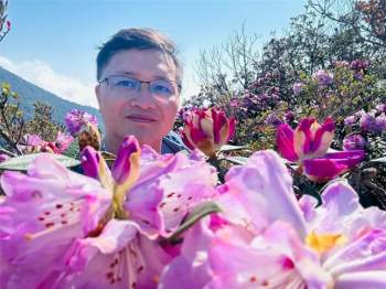 Mê mẩn ngắm hoa Đỗ Quyên nở rực trên đỉnh núi PuTaLeng ảnh 5