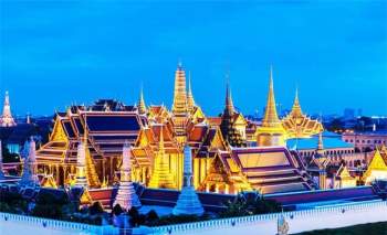Thăm cung điện hoàng gia dát hàng triệu lá vàng ở Thái Lan ảnh 2