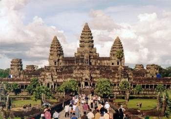 Angkor Wat là điểm đến hấp dẫn du khách nhất, biểu tượng của đất nước Cambodia. Ảnh: Manfred Werner