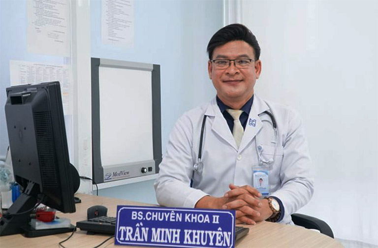 Bác sĩ chuyên khoa II Trần Minh Khuyên đã có hơn 22 năm kinh nghiệm trong lĩnh vực tâm thần kinh