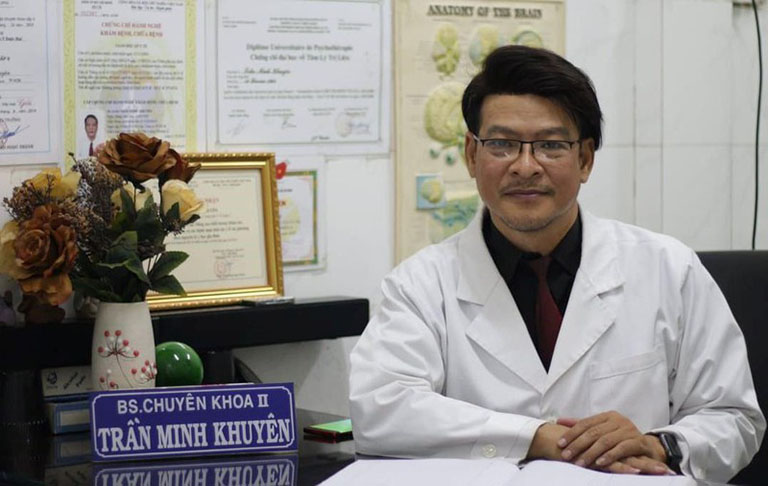 Bác sĩ Chuyên khoa II Trần Minh Khuyên chữa trầm cảm
