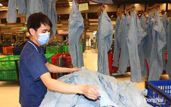 Mô hình giàn phơi băng chuyền làm khô quần áo tự nhiên tại Công ty TNHH Saitex International (Khu công nghiệp Amata, TP.Biên Hòa)