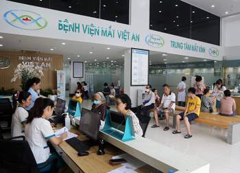 Số lượng người đến khám, điều trị bệnh đau mắt đỏ tại các bệnh viện chuyên khoa mắt trên địa bàn Đà Nẵng tang cao trong những ngày gần đây.