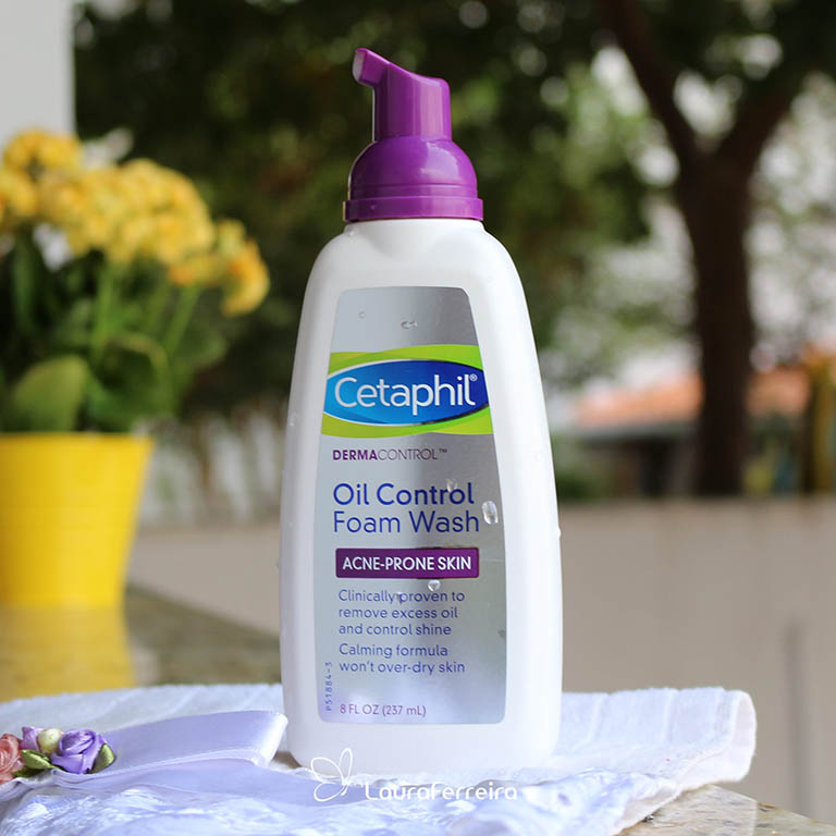 Sữa rửa mặt Cetaphil DermaControl Foam Wash