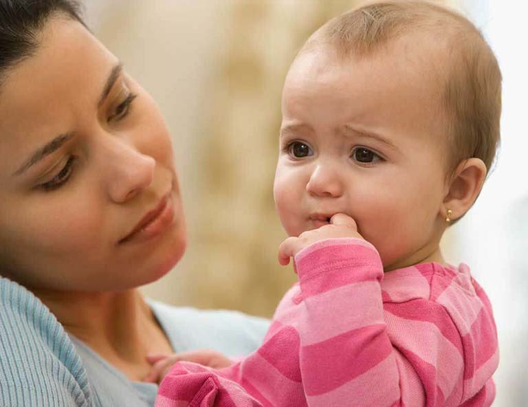 Trẻ sơ sinh xì hơi nhiều nhưng không ị có nguy hiểm không?